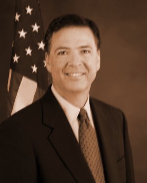https://upload.wikimedia.org/wikipedia/commons/a/a0/Comey-FBI-Portrait.jpg